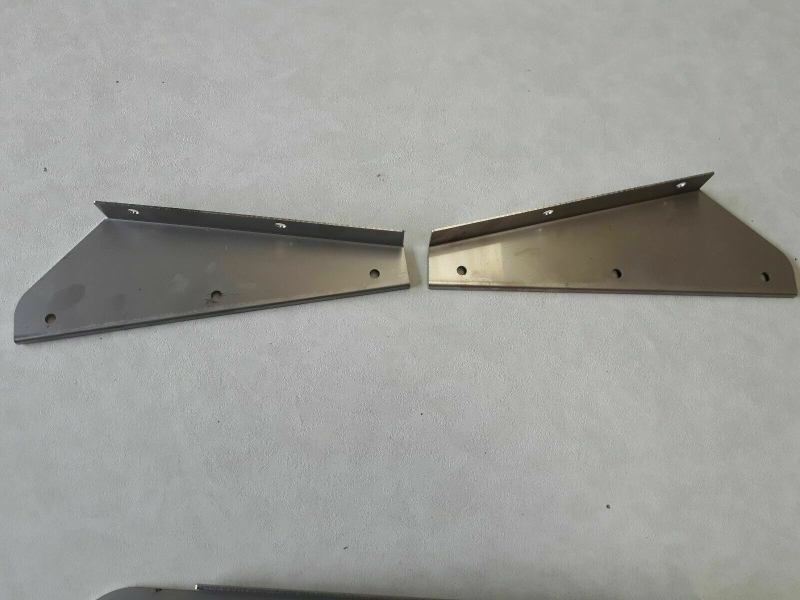 landrover 90 110 front stainless steel mud flap brackets mtc3000 mtc3001